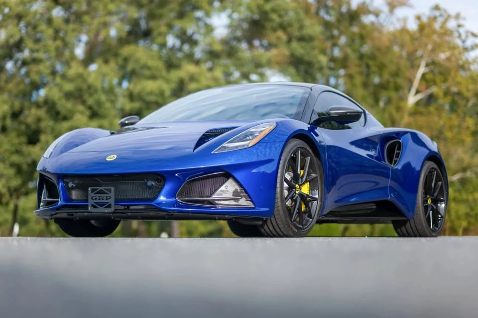 2024 Lotus Emira - Image 2 of 16