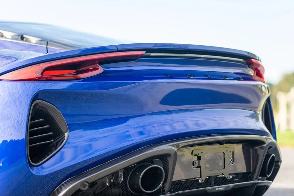 2024 Lotus Emira - Image 9 of 16