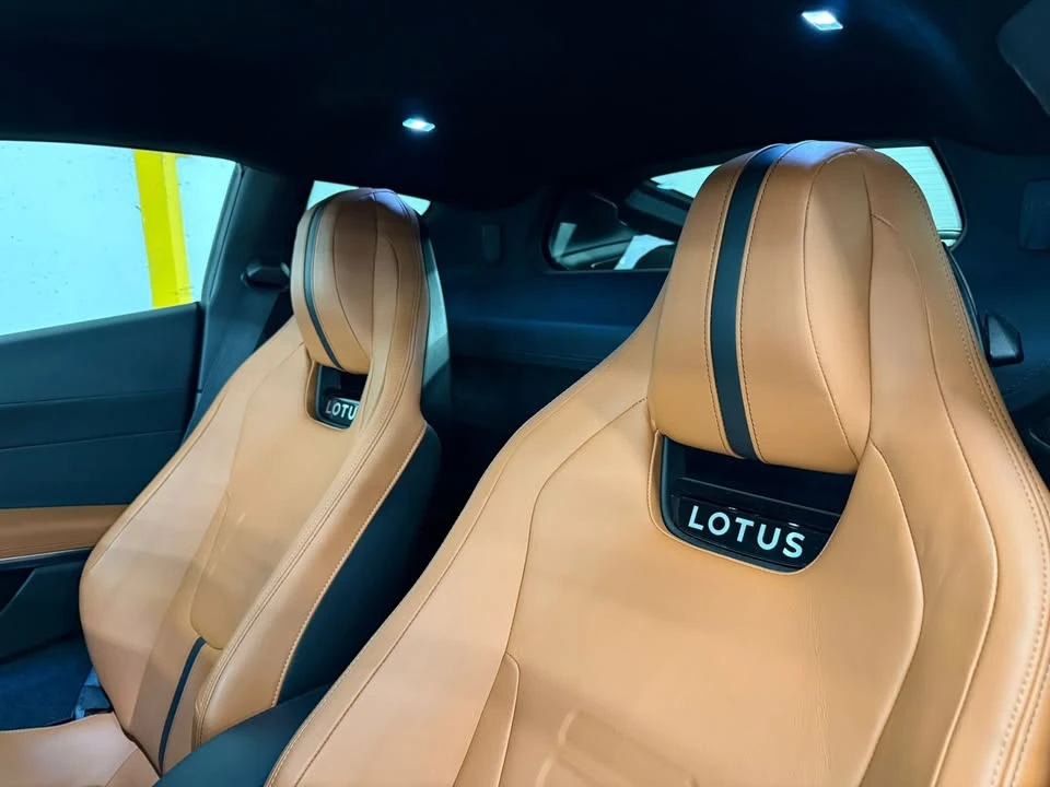 2024 Lotus Emira - Image 8 of 10