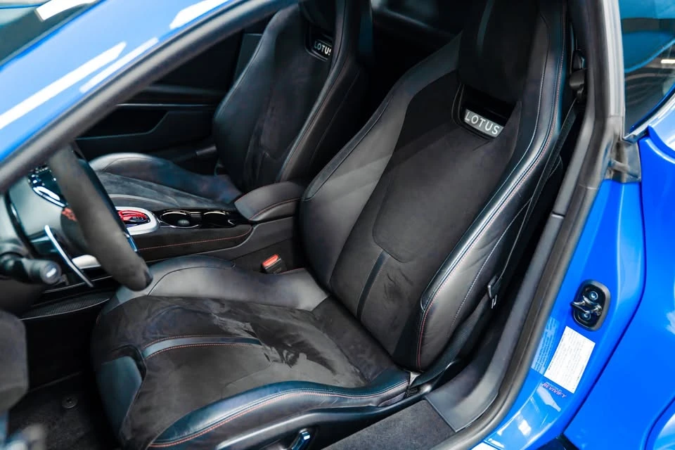 2024 Lotus Emira - Image 17 of 17