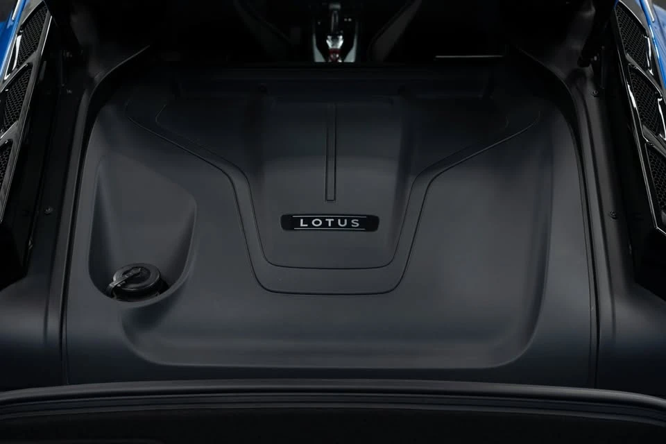 2024 Lotus Emira - Image 10 of 17