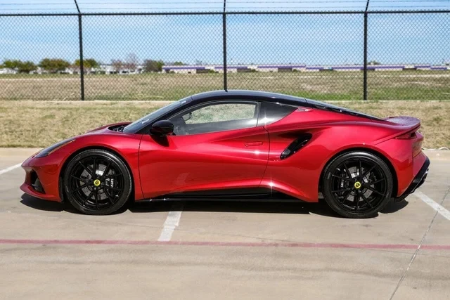 2024 Lotus Emira - Image 11 of 17