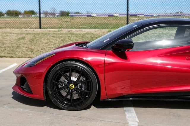 2024 Lotus Emira - Image 12 of 17