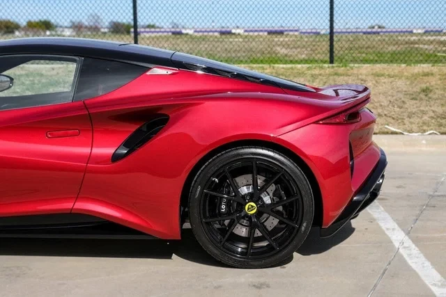 2024 Lotus Emira - Image 13 of 17
