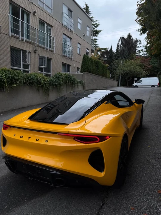 2024 Lotus Emira - Image 13 of 18