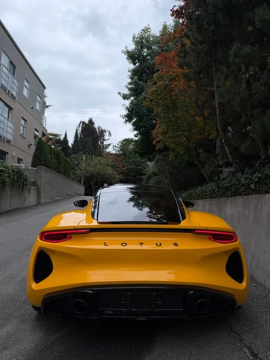 2024 Lotus Emira - Image 12 of 18