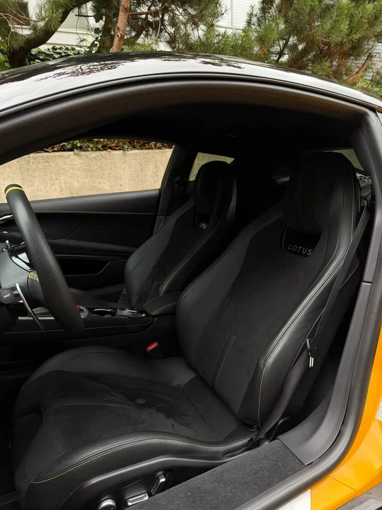2024 Lotus Emira - Image 15 of 18