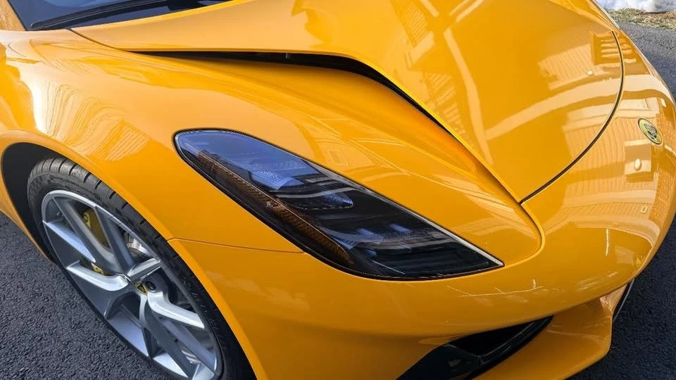 2024 Lotus Emira - Image 11 of 19