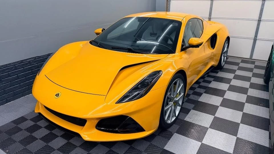2024 Lotus Emira - Image 2 of 19