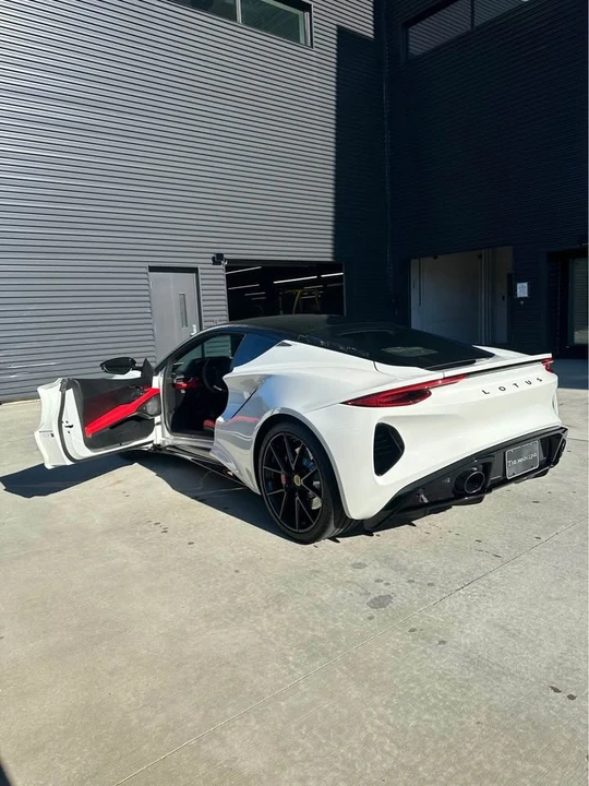 2024 Lotus Emira - Image 10 of 20