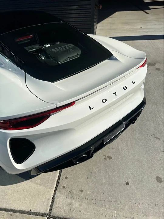 2024 Lotus Emira - Image 5 of 20