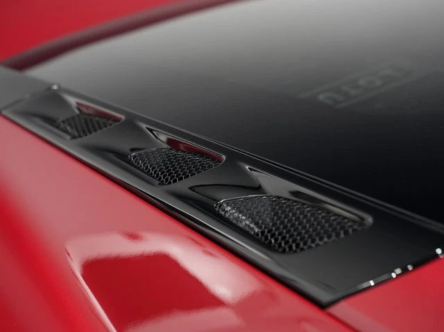 2024 Lotus Emira - Image 18 of 20