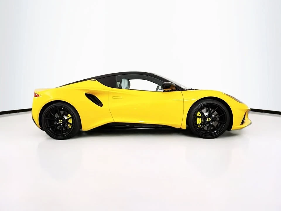 2024 Lotus Emira - Image 5 of 20