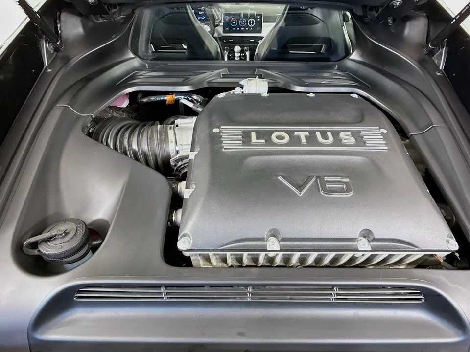 2024 Lotus Emira - Image 12 of 20