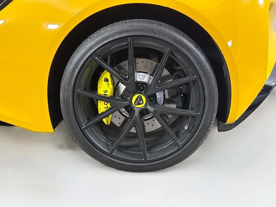2024 Lotus Emira - Image 10 of 20