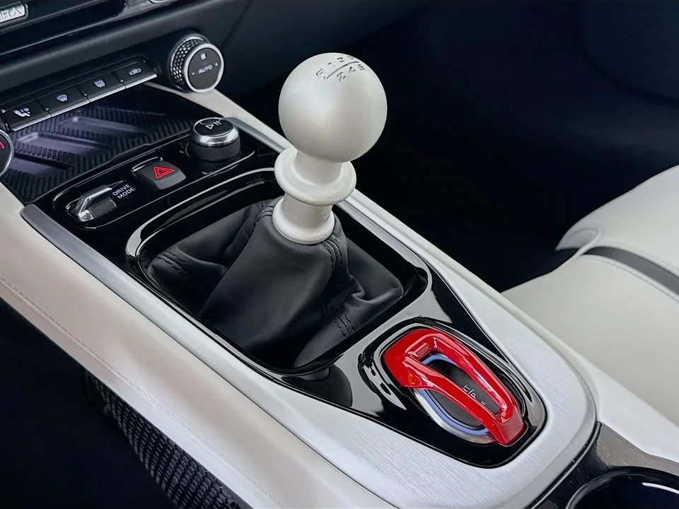 2024 Lotus Emira - Image 17 of 20