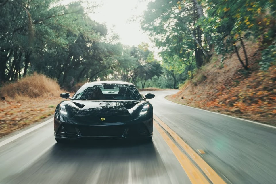 2024 Lotus Emira - Image 11 of 14