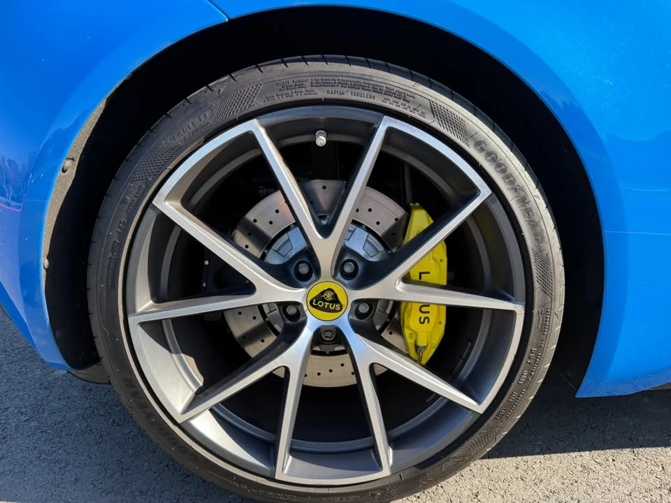 2024 Lotus Emira - Image 8 of 10