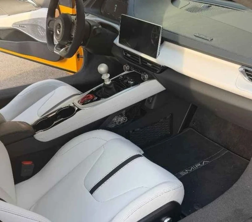 2024 Lotus Emira - Image 14 of 19