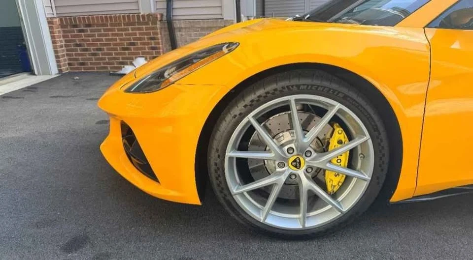 2024 Lotus Emira - Image 12 of 19