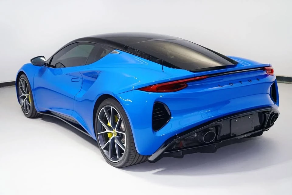 2024 Lotus Emira - Image 6 of 20