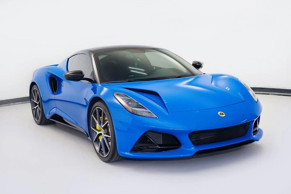 2024 Lotus Emira - Image 2 of 20