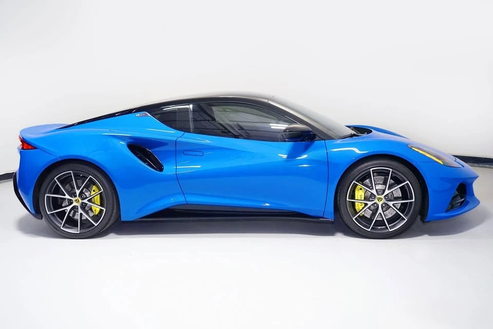 2024 Lotus Emira - Image 7 of 20