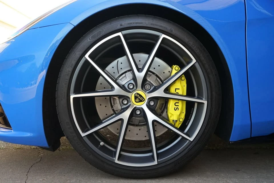 2024 Lotus Emira - Image 10 of 20