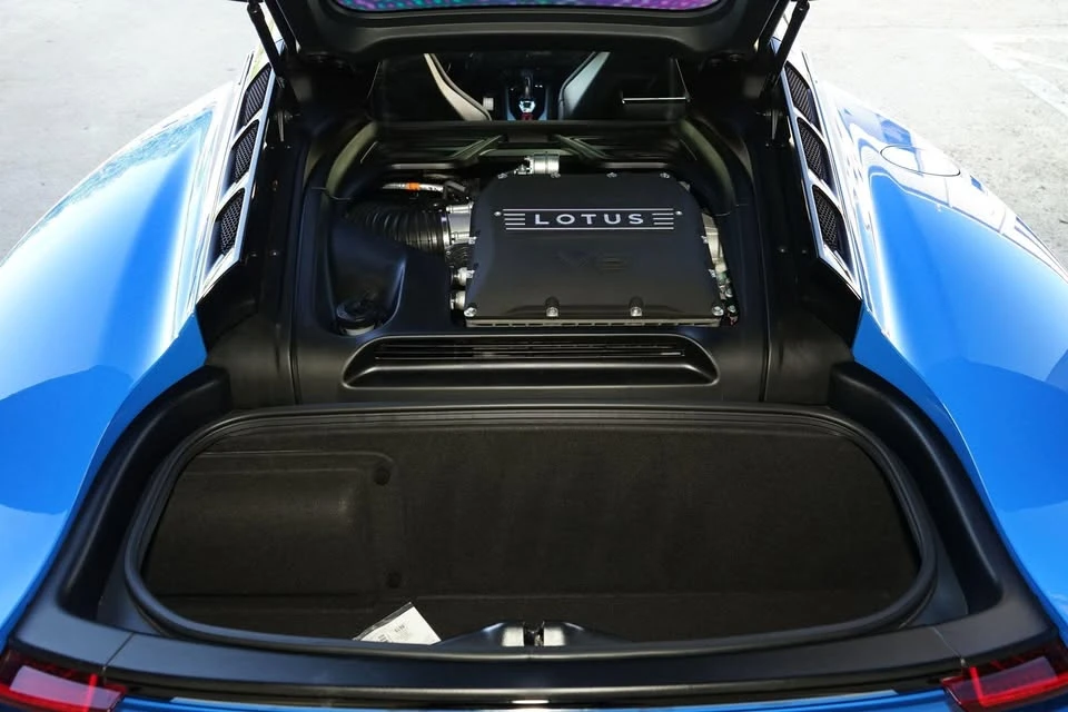 2024 Lotus Emira - Image 11 of 20