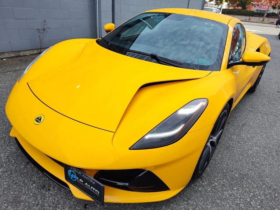 2024 Lotus Emira - Image 10 of 18