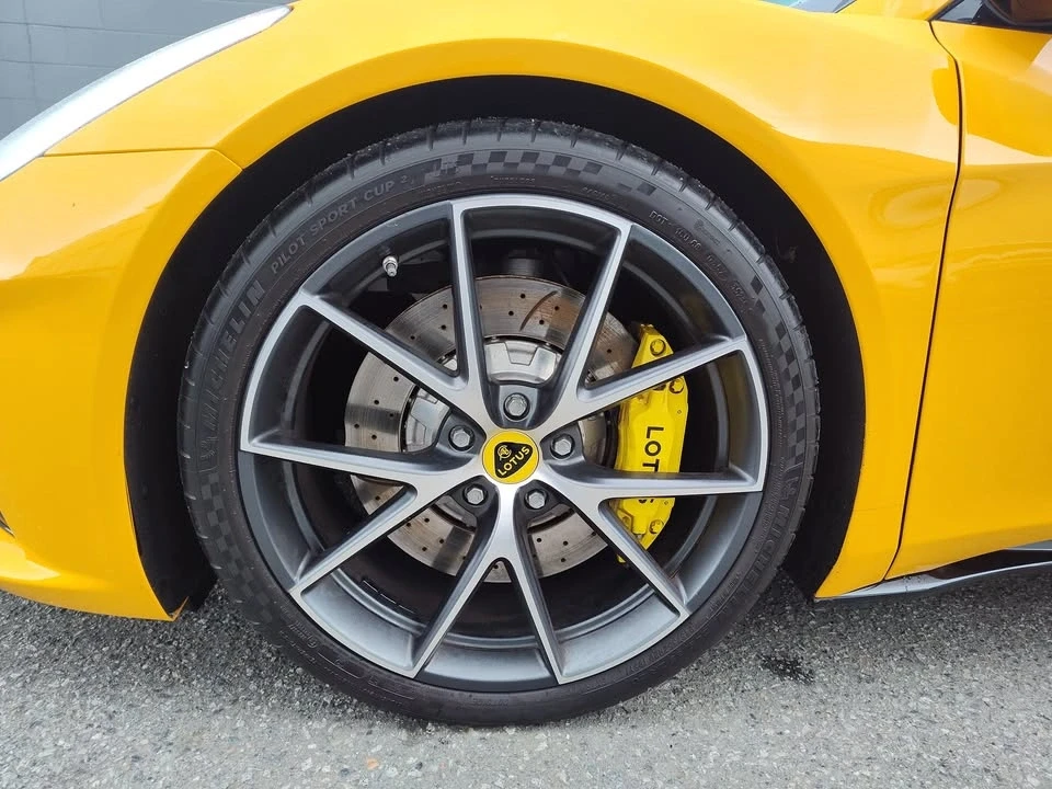 2024 Lotus Emira - Image 15 of 18