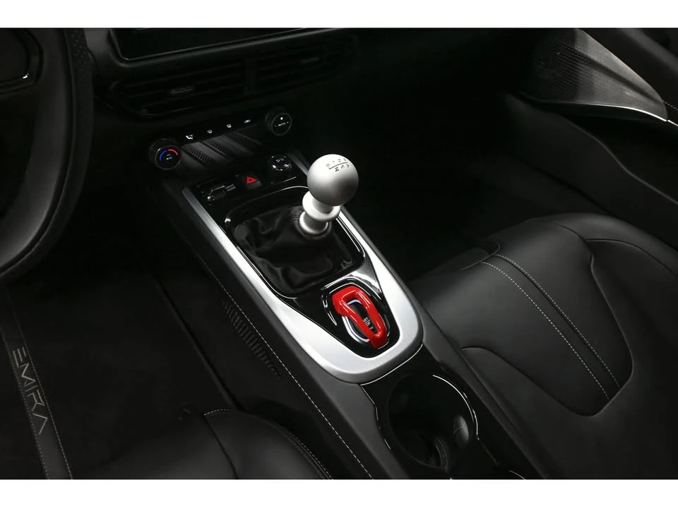 2024 Lotus Emira - Image 16 of 19