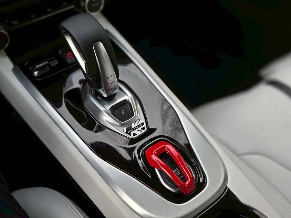2024 Lotus Emira - Image 8 of 15