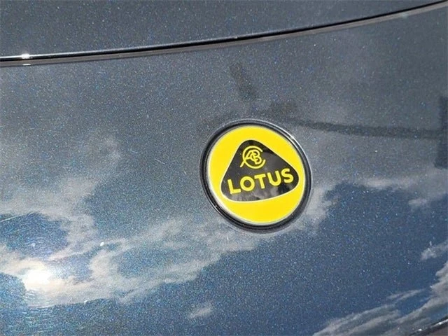2024 Lotus Emira - Image 10 of 20