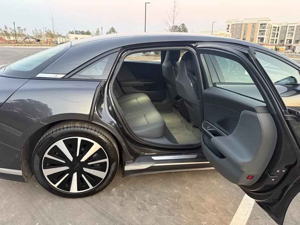 2024 Lucid Air - Image 12 of 21
