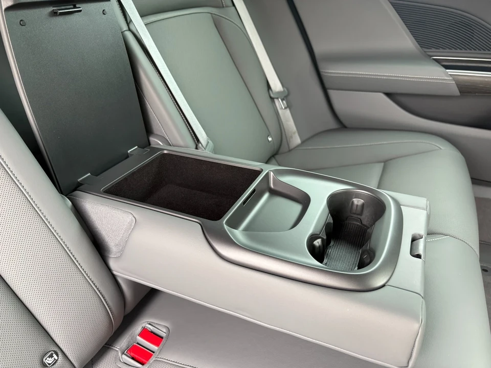 2024 Lucid Air - Image 20 of 21