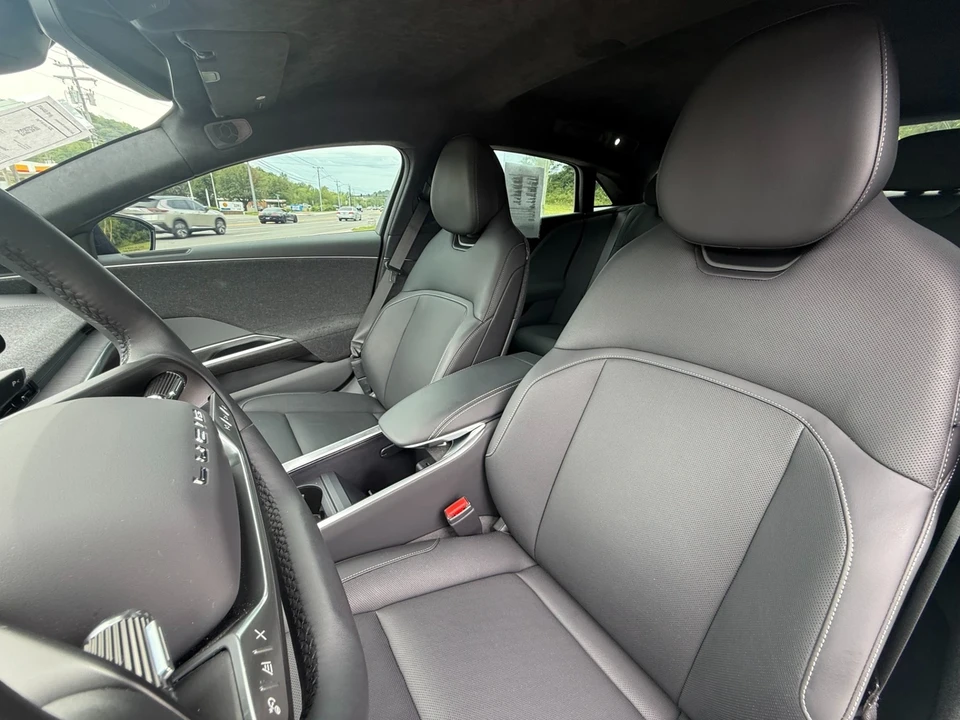 2024 Lucid Air - Image 12 of 21