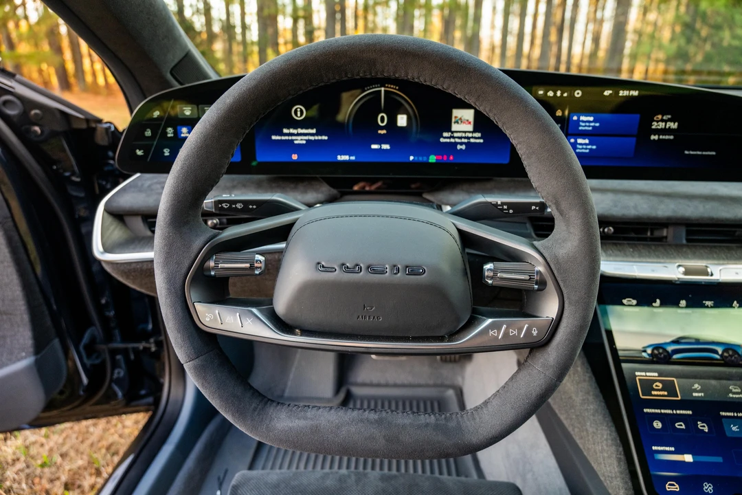 2024 Lucid Air - Image 29 of 31