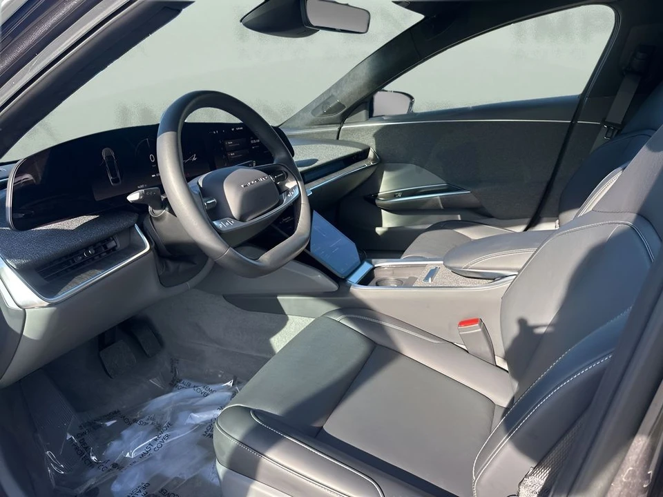 2024 Lucid Air - Image 9 of 12