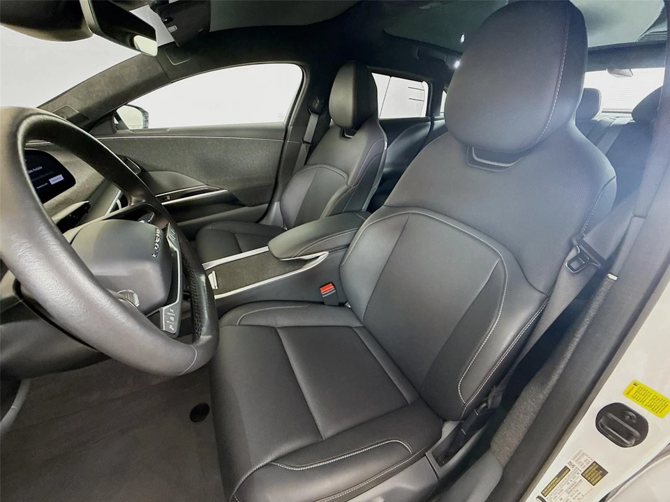 2024 Lucid Air - Image 13 of 15