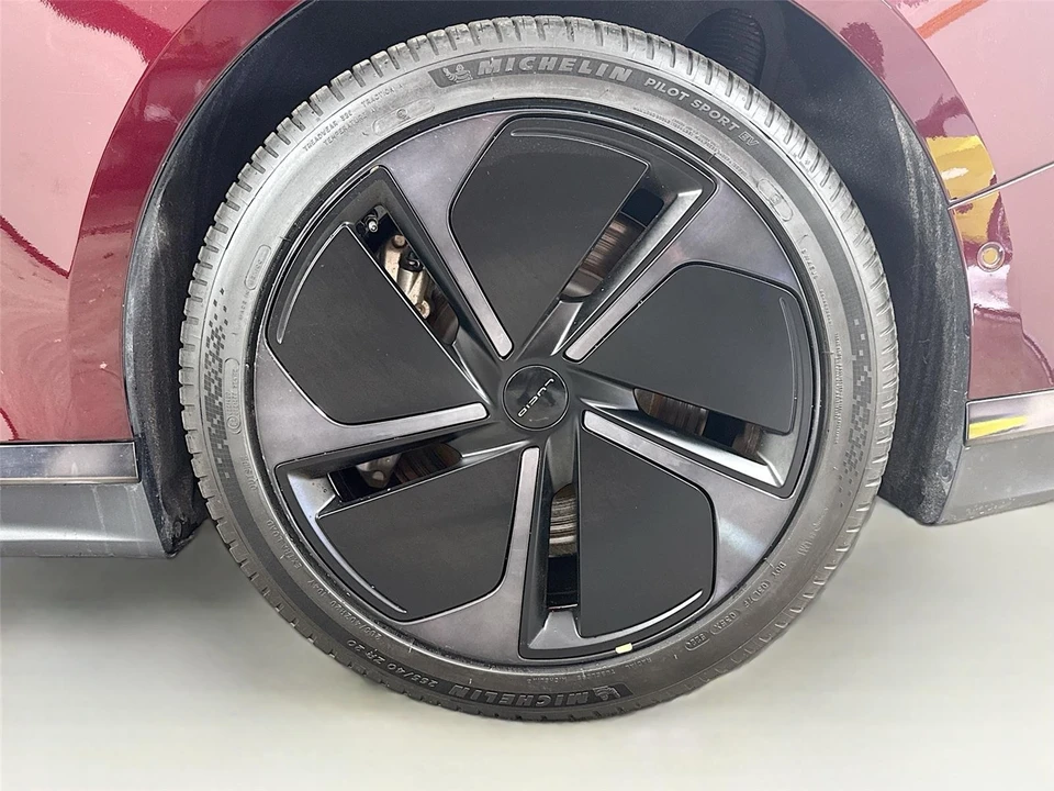 2024 Lucid Air - Image 14 of 15