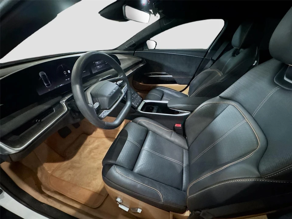 2024 Lucid Air - Image 10 of 15