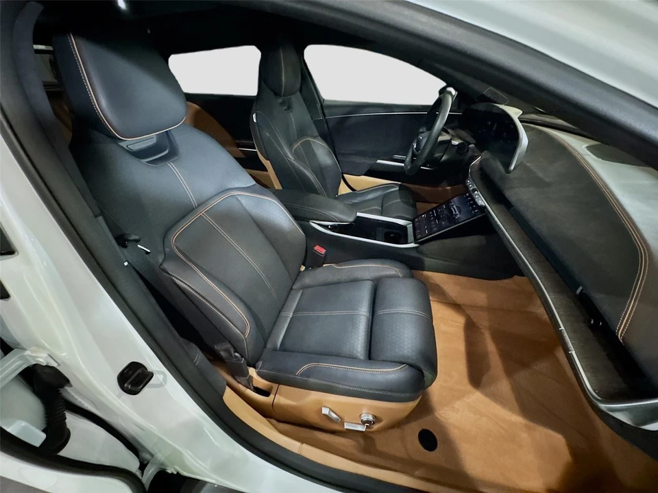 2024 Lucid Air - Image 13 of 15