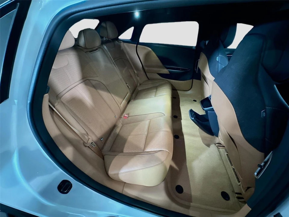2024 Lucid Air - Image 12 of 15