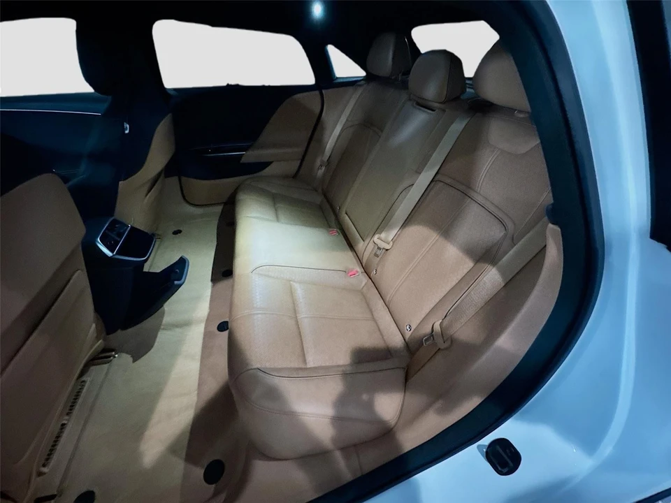 2024 Lucid Air - Image 11 of 15