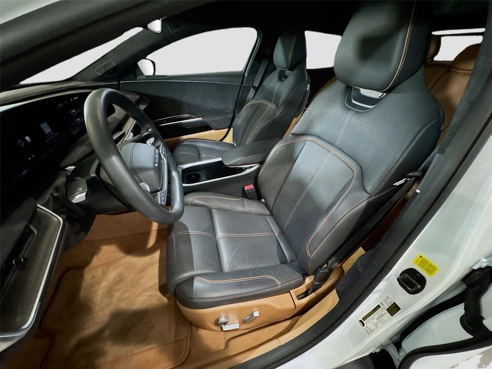 2024 Lucid Air - Image 9 of 15