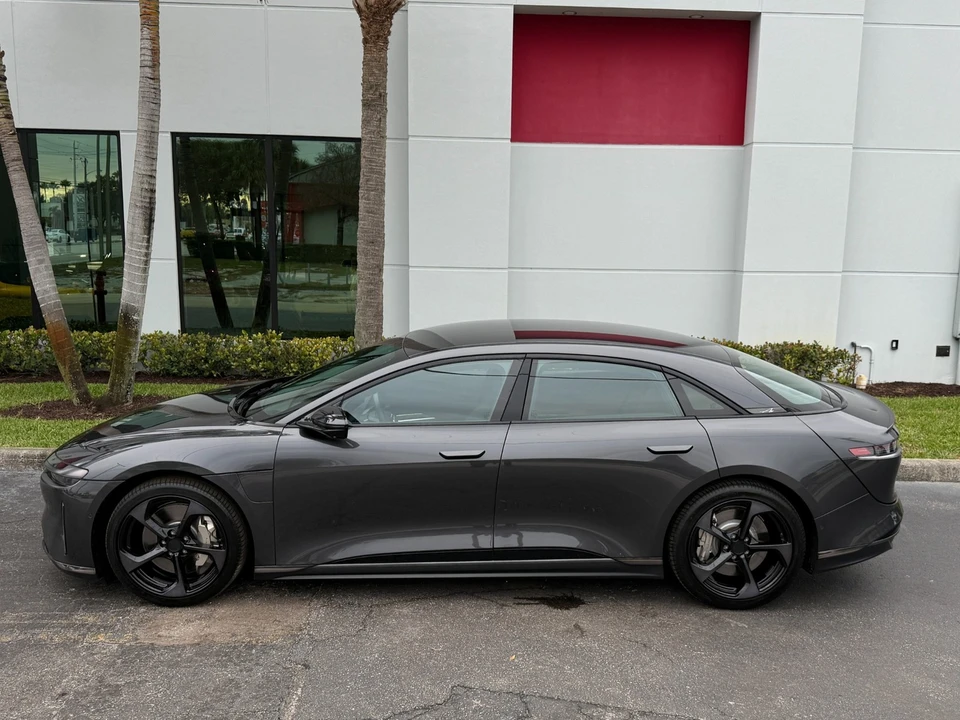 2024 Lucid Air - Image 11 of 21