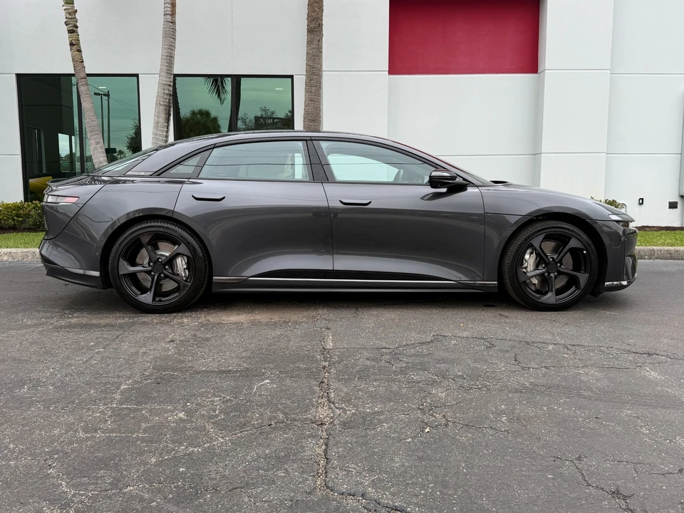 2024 Lucid Air - Image 8 of 21