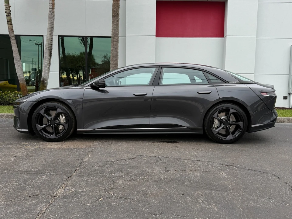 2024 Lucid Air - Image 9 of 21