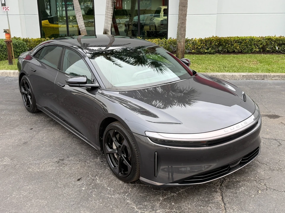 2024 Lucid Air - Image 18 of 21